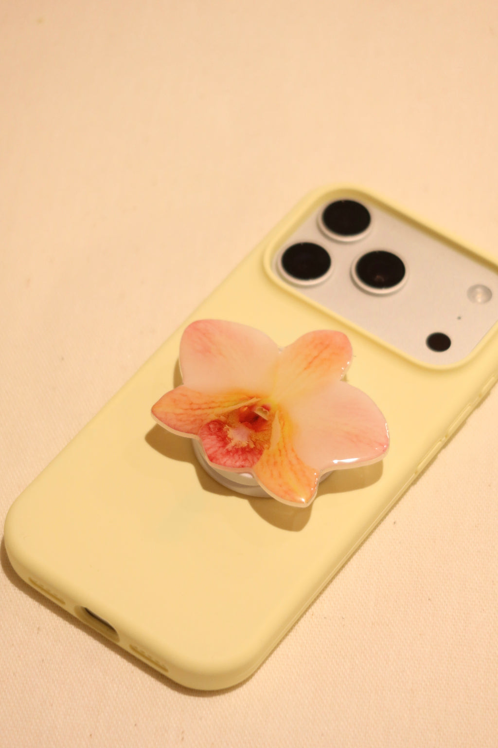 Bloom Phone Grip